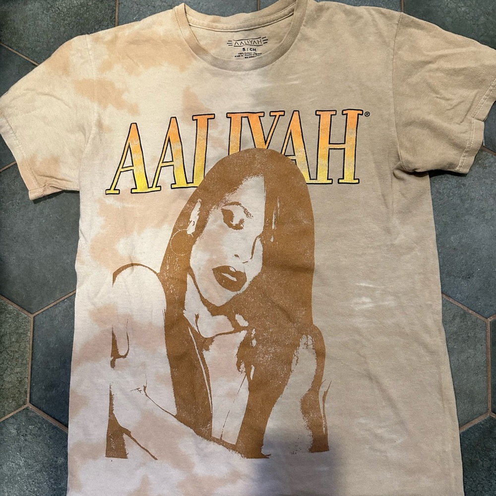 Aaliyah Graphic Tee - Tie dye tan